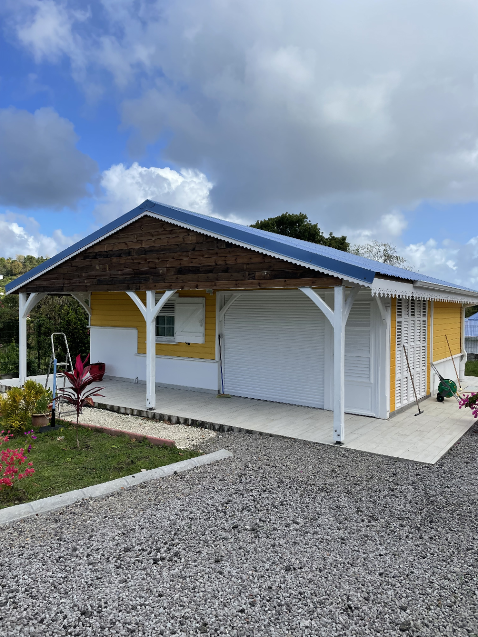 Avancée de terrasse, abris jardin à Rivière-Salée